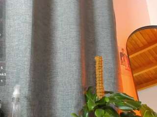 saray-cum from CamSoda