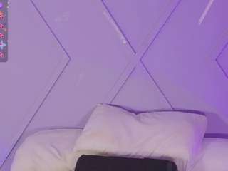emmajohnss's live room
