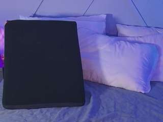 emmajohnss webcam model