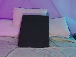 Emma live cam preview