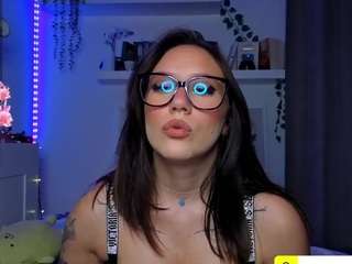 marinalovesyou Live Webcam on CamSoda