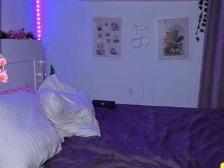 marinalovesyou Live Webcam on CamSoda