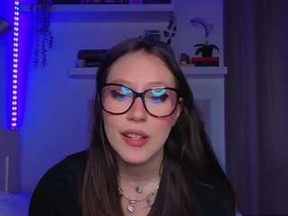 Live webcam model marinalovesyou on Soda Cams