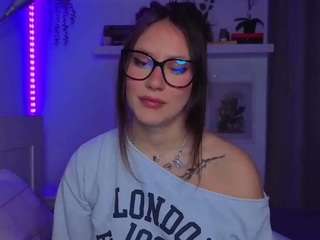 Live webcam model marinalovesyou on Soda Cams