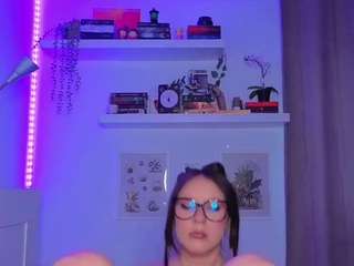 Live webcam model marinalovesyou on Soda Cams