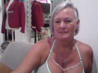 Sexy GILF Allie Kay