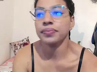 nahomy-hot69's live chat room