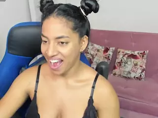 nahomy-hot69's Live Sex Cam Show