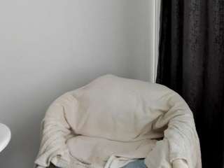 tinblack's CamSoda show and profile