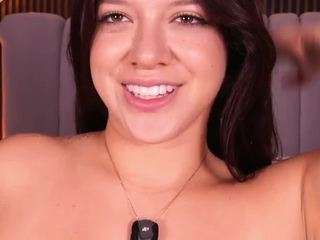 Live webcam model emperatrizreyes on Soda Cams