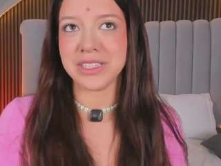 Emperatrizreyes's cam show statistics and live stream