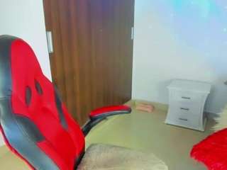 alexandra-sexx's CamSoda show and profile