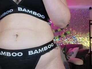 lucyallen4201 Live Webcam on CamSoda