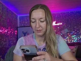 lucyallen4201 webcam