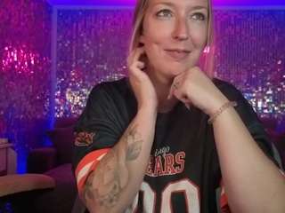 Lucyallen4201's cam show statistics and live stream
