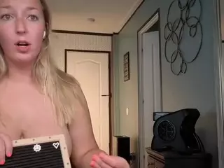 LucyAllen4201's Live Sex Cam Show
