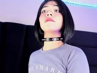 Nana-kitten's Live Sex Cam Show