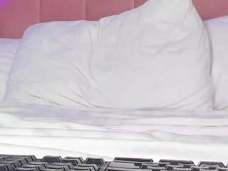NicolleStark live webcam show