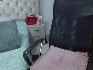 kylie-lovex1 Finger live webcam