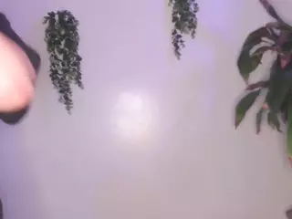 skymakesmewet's Live Sex Cam Show