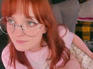 alice-cuteperv's CamSoda show and profile