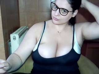 AdeAde live cam preview