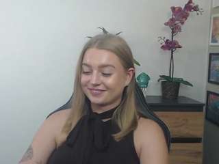 ericalust Live Webcam on CamSoda