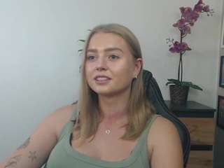 ericalust Live Webcam on CamSoda