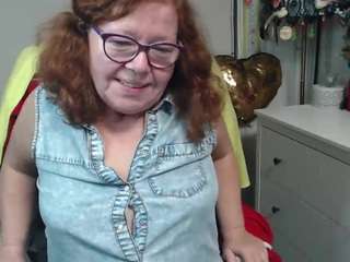 flirtyadele Live Webcam on CamSoda