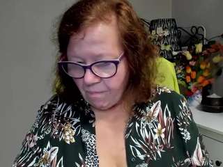 flirtyADELE live cam preview
