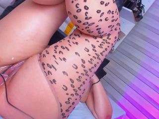 bigassmonic's CamSoda show and profile