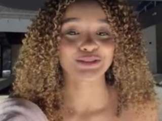 emmawilliams1 Live Webcam on CamSoda