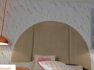 emmawilliams1 Live Webcam on {site_name}