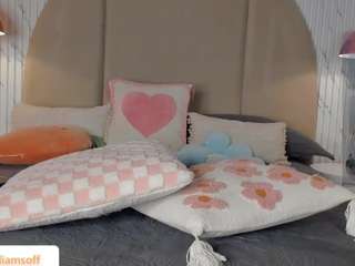 emmawilliams1 Live Webcam on {site_name}