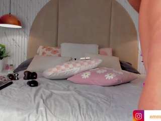 Live webcam model emmawilliams1 on Soda Cams