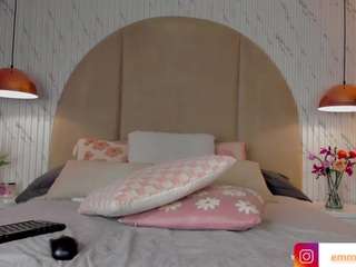 Live webcam model emmawilliams1 on Soda Cams