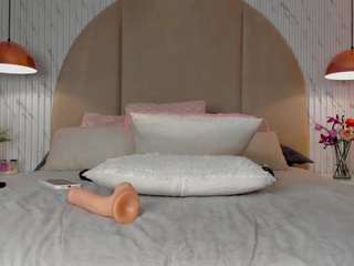 Live webcam model emmawilliams1 on Soda Cams