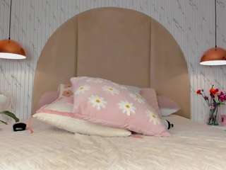 emmawilliams1 Live Webcam on CamSoda