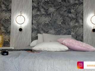 Live webcam model emmawilliams1 on Soda Cams