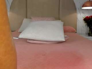 emmawilliams1 Live Webcam on CamSoda