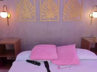 majo-rose Live Webcam on CamSoda