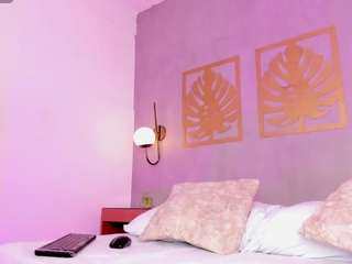 majo-rose's CamSoda show and profile