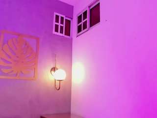 majo-rose's CamSoda show and profile