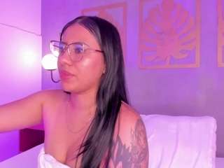 majo-rose on CamSoda