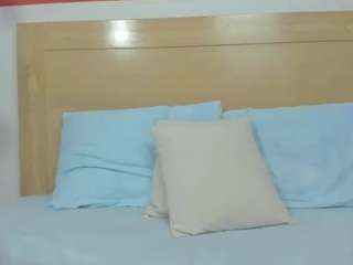nayla-thompson webcam