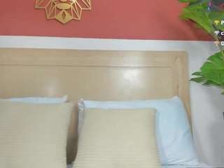 nayla-thompson live webcam show