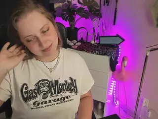 femmeMAGGIE's Live Sex Cam Show