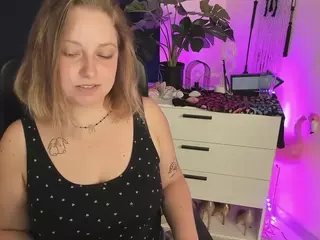 femmeMAGGIE's Live Sex Cam Show