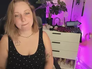 femmeMAGGIE's Live Sex Cam Show