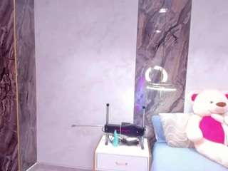 lenathompson's CamSoda show and profile